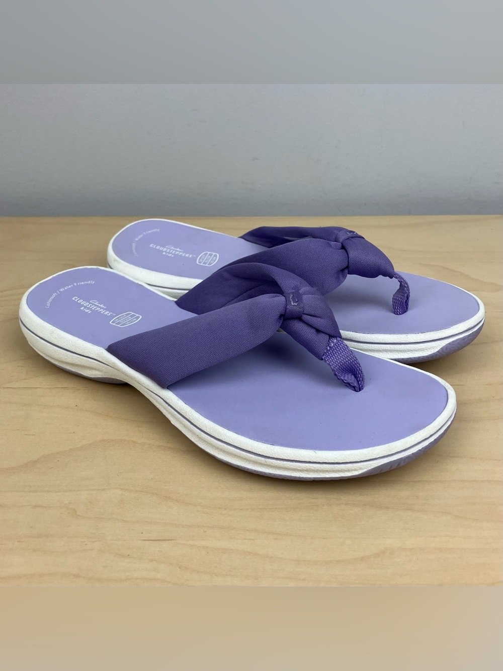 Clarks Kids Girls Size 13.0 M Brinkley Tye Lilac Purple Thong Flip Flop Sandals